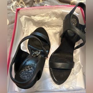 Vince Camuto heeled sandals size 7